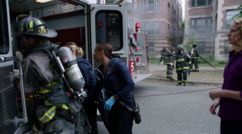   (2 ) / Chicago Fire (2013)